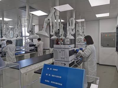 聚焦棗莊市“工業強市、產業興市”項目建設現場推進會|嶧城區博瑞呼吸用原料藥投產后全面替代歐美同類產品